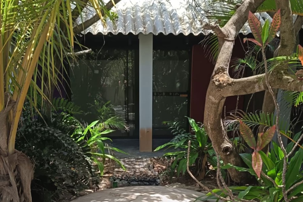 Beachfront villa for sale in Xai Xai, Xai Xai, Mozambique - 3MQ1722514