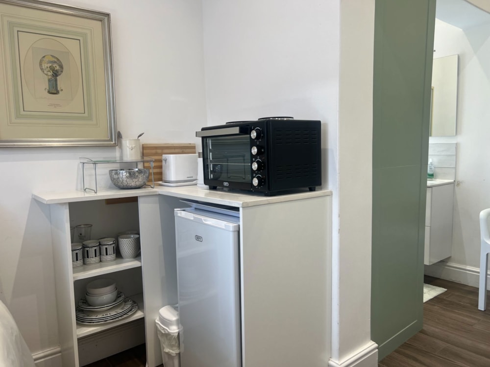 Bachelor apartment to rent in Newlands, Cape Town - RBL1722537 Bachelor apartment to rent in Newlands, Cape Town - RBL1722537