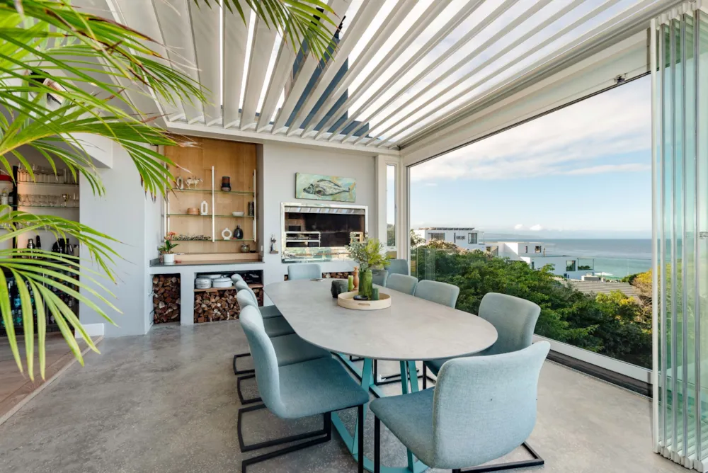 Beachfront villa to rent in Plettenberg Bay Upper Central - 1KG1722650