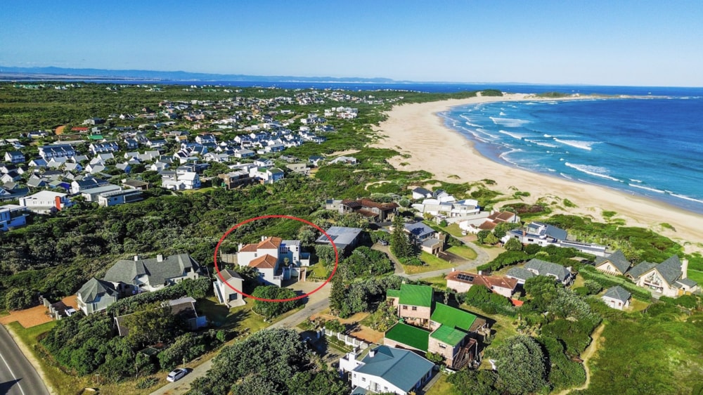 House for sale in Cape St Francis - 1SA1722748 House for sale in Cape St Francis - 1SA1722748