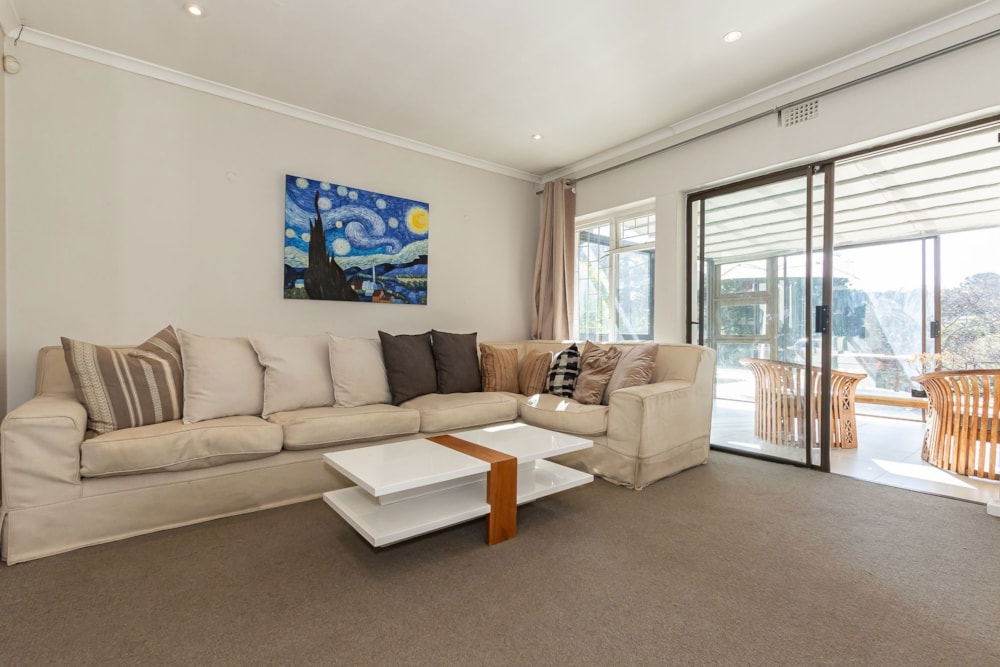 House to rent in Constantia, Cape Town - RBL1722743 House to rent in Constantia, Cape Town - RBL1722743