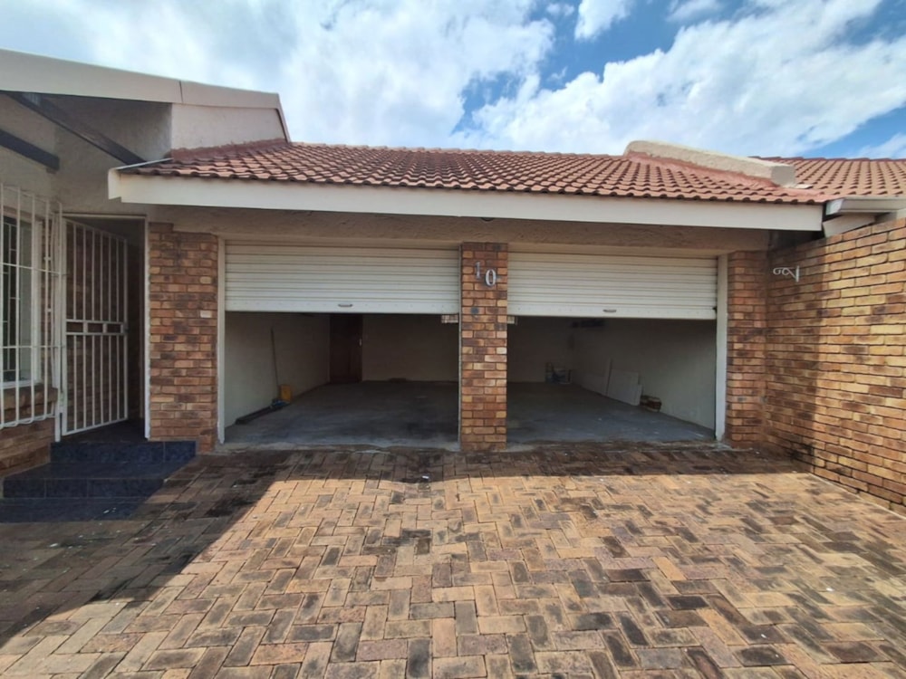 Townhouse to rent in Selcourt - 1SP1722768