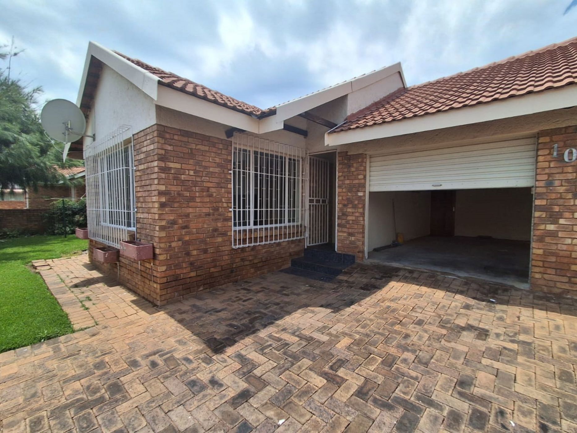 Townhouse to rent in Selcourt - 1SP1722768