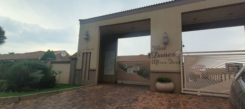 Single-storey retirement home to rent in Three Rivers North - 1VT1722802