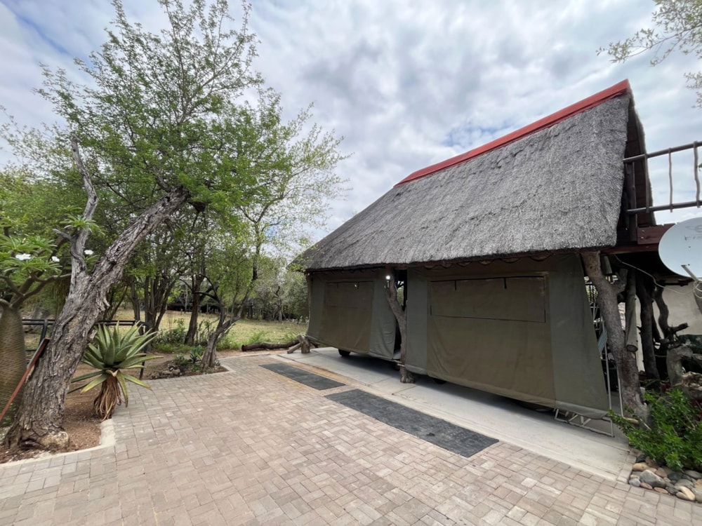 House to rent in Hoedspruit - 1HS1722932 House to rent in Hoedspruit - 1HS1722932