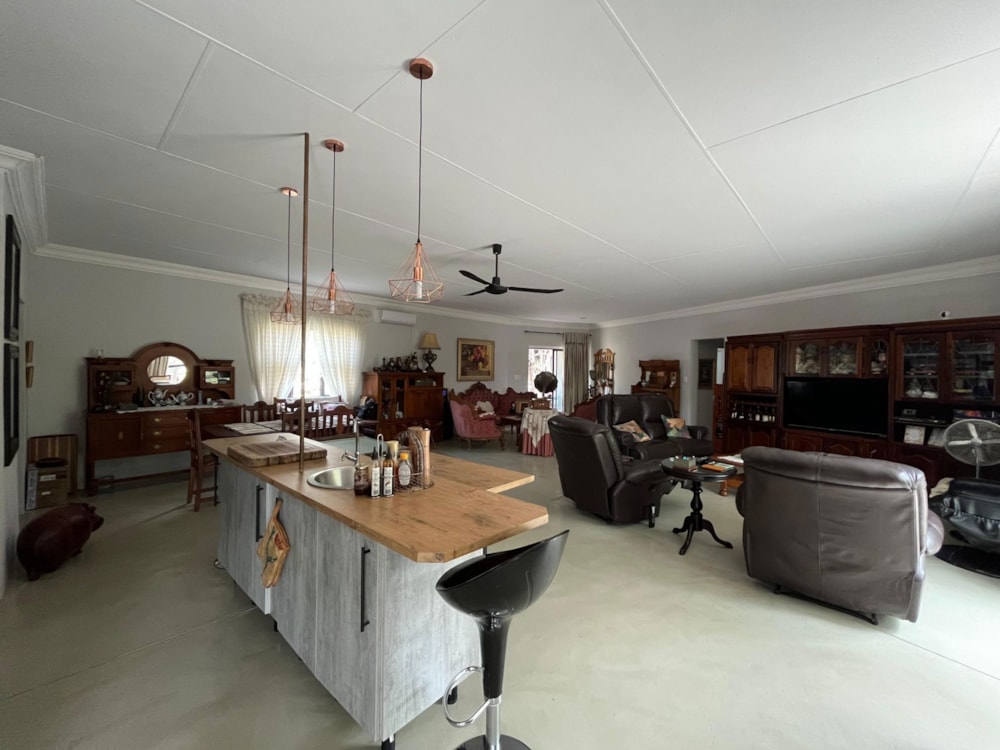 House to rent in Hoedspruit - 1HS1722932 House to rent in Hoedspruit - 1HS1722932