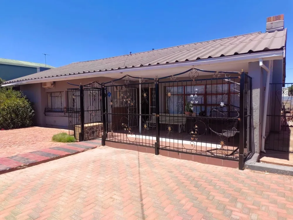 House sold in Oudtshoorn - 1OU1722859
