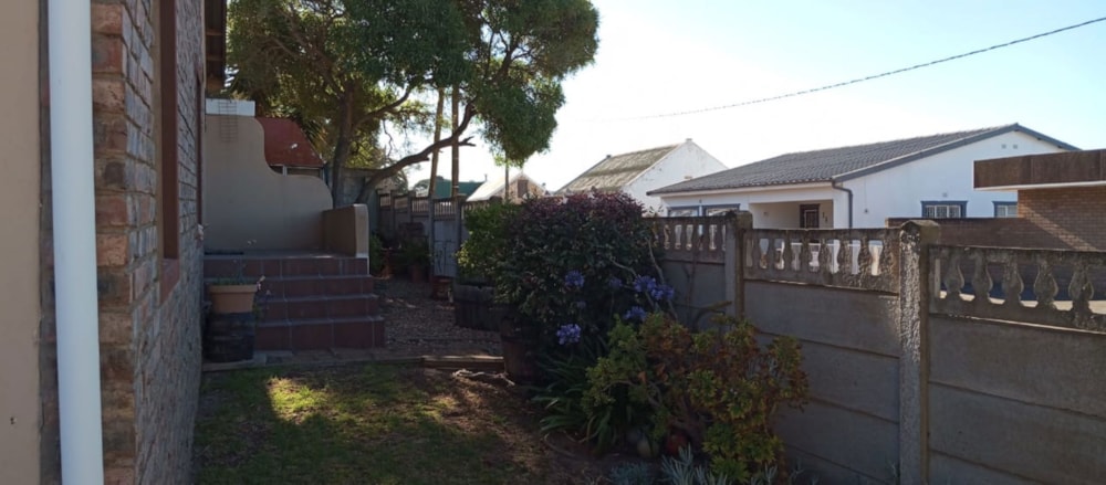 Multi-storey house for sale in Albertinia - 1SR1722865 Multi-storey house for sale in Albertinia - 1SR1722865