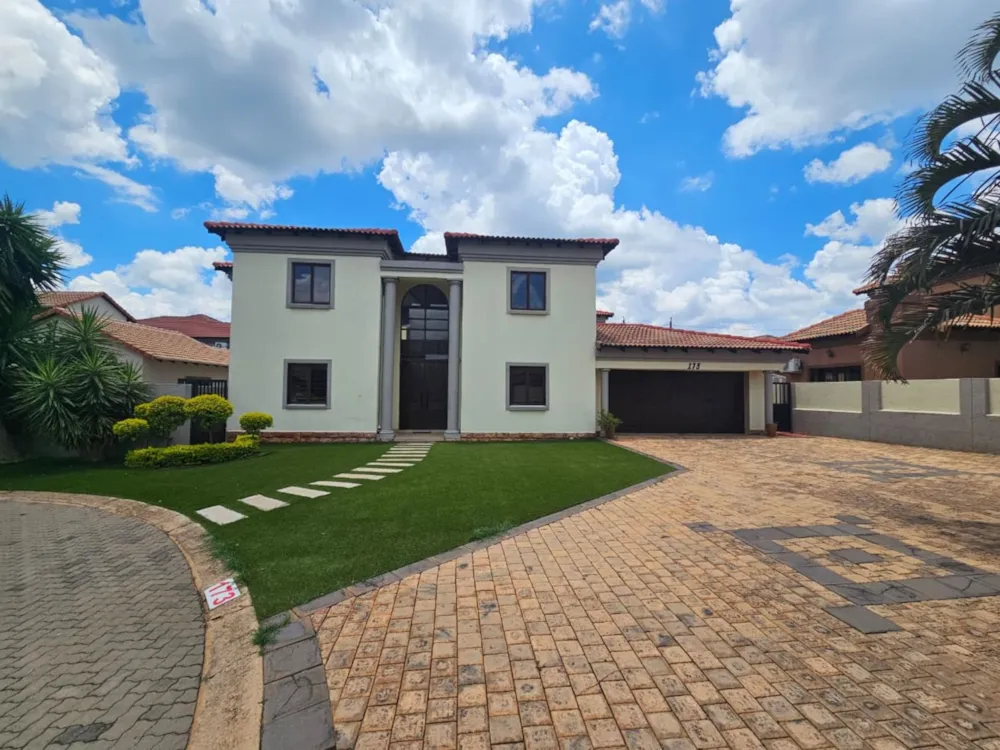 Double-storey house let in Montana, Pretoria North - MZL1722978 Double-storey house let in Montana, Pretoria North - MZL1722978