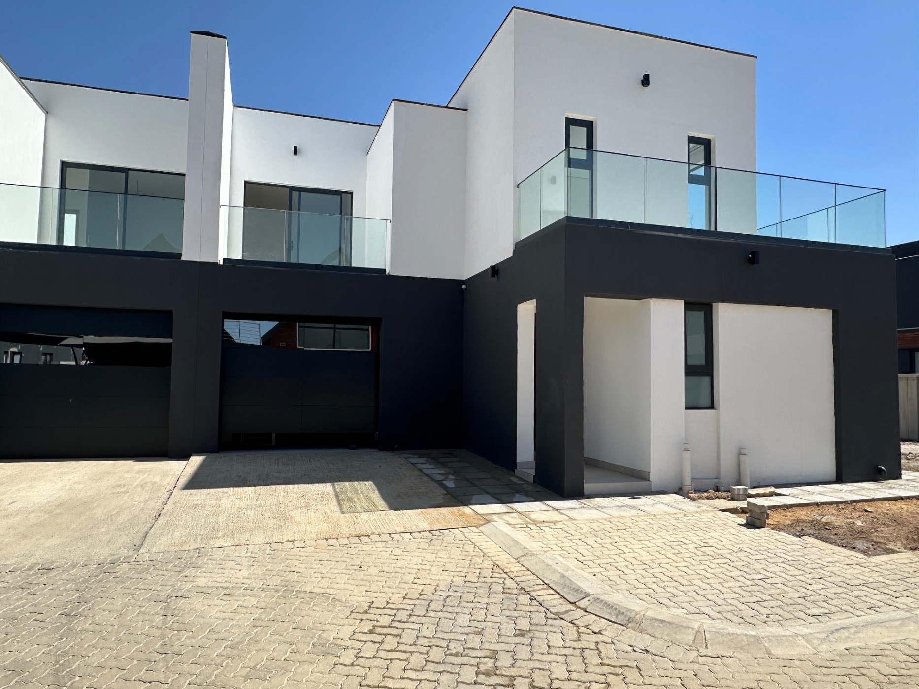 Double-storey apartment to rent in Borrowdale West, Zimbabwe - 3ZB1722883