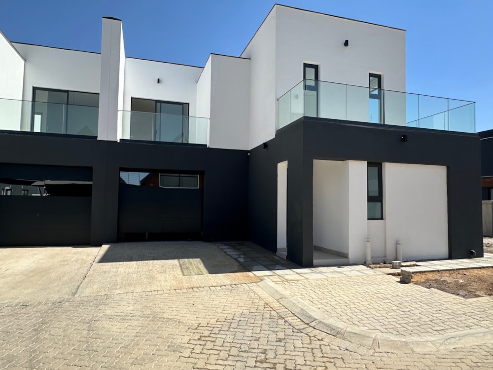 Double-storey apartment to rent in Borrowdale West, Zimbabwe - 3ZB1722883 Double-storey apartment to rent in Borrowdale West, Zimbabwe - 3ZB1722883