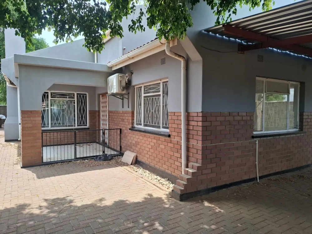 House let in Gaborone West, Botswana - 3BO1723193