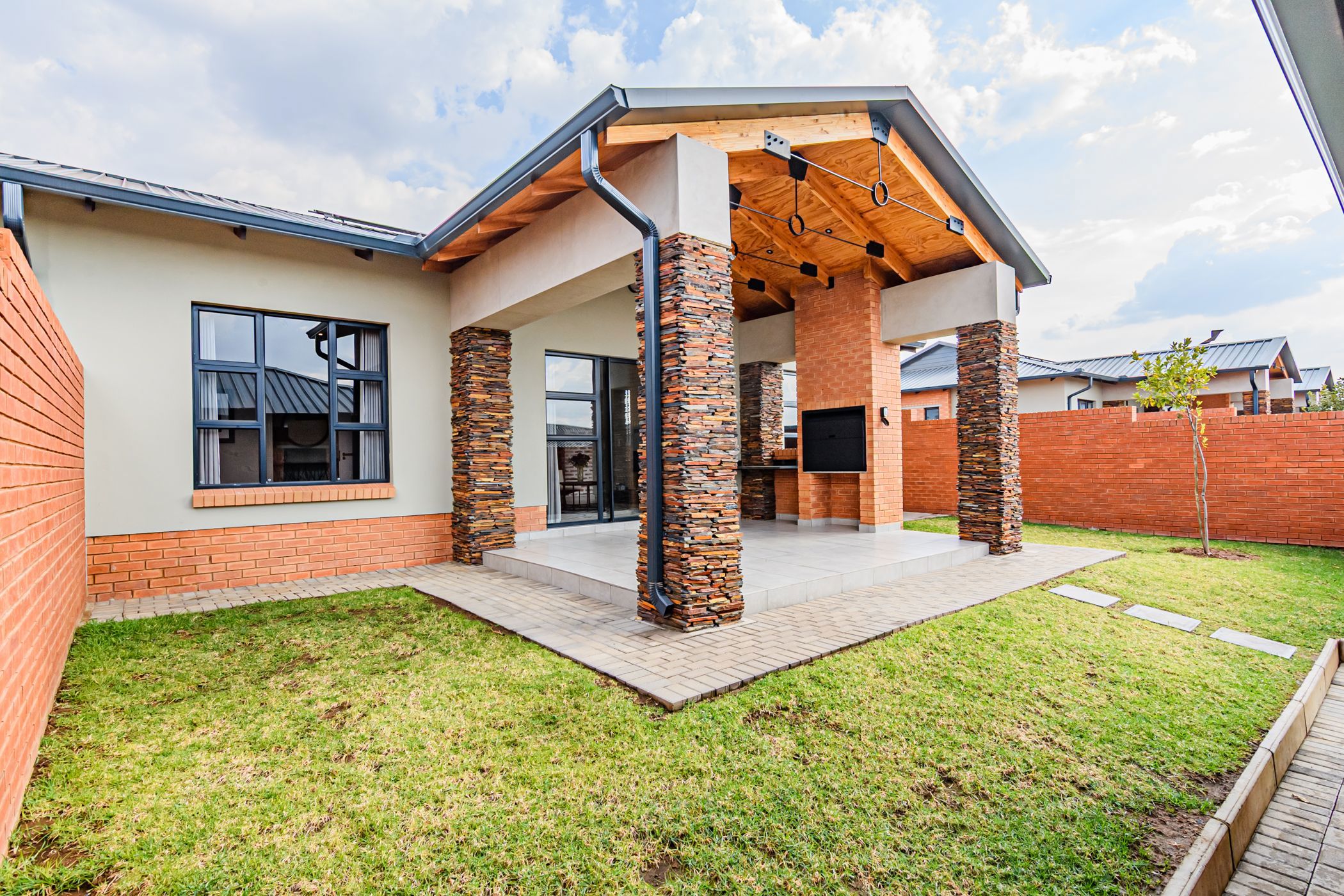 Semi-detached house for sale in Six Fountains - PT1722910