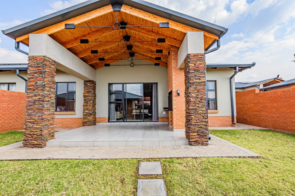 Semi-detached house for sale in Six Fountains - PT1722910 Semi-detached house for sale in Six Fountains - PT1722910