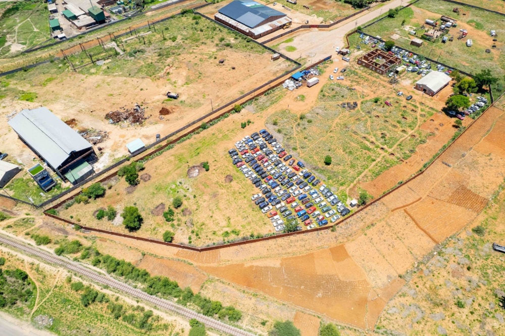 Commercial vacant land for sale in Bulawayo, Zimbabwe - 3ZB1722917 Commercial vacant land for sale in Bulawayo, Zimbabwe - 3ZB1722917