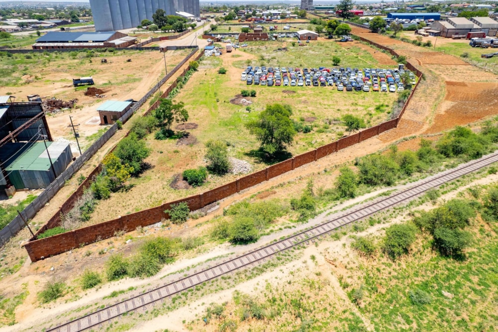 Commercial vacant land for sale in Bulawayo, Zimbabwe - 3ZB1722917 Commercial vacant land for sale in Bulawayo, Zimbabwe - 3ZB1722917