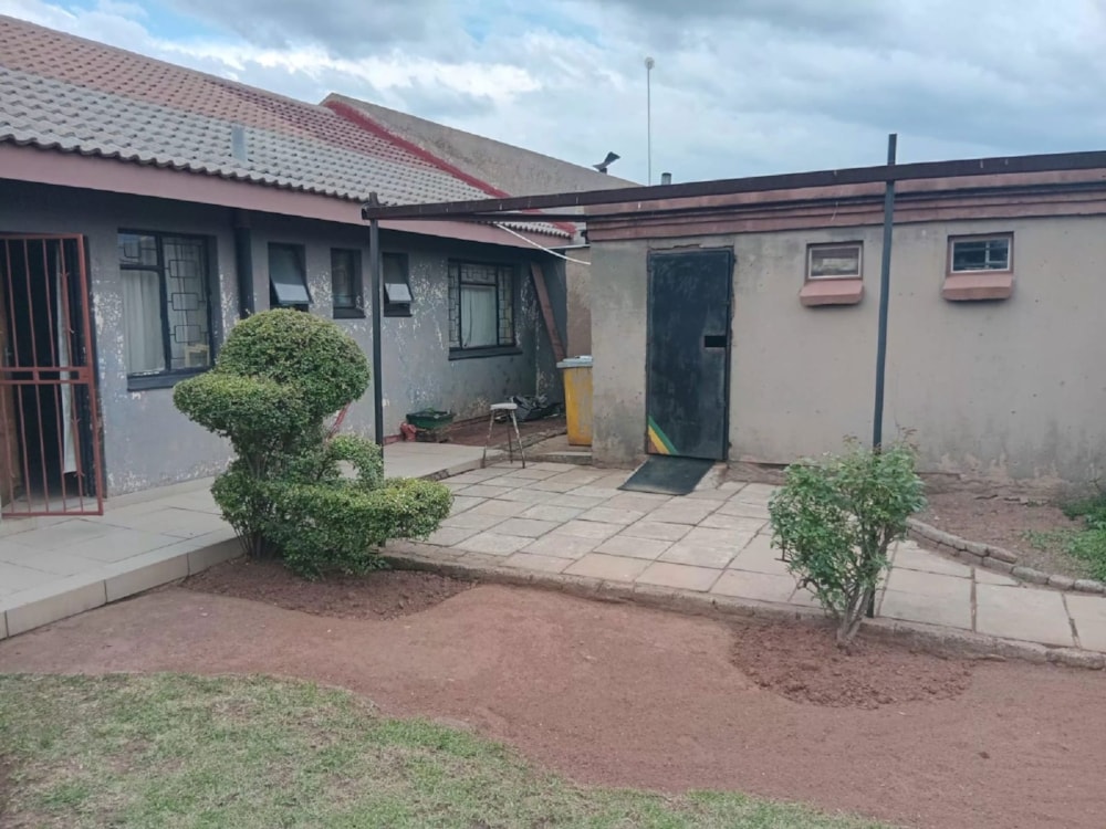 House for sale in Mountain View, Middelburg, Mpumalanga - 1MD1722981 House for sale in Mountain View, Middelburg, Mpumalanga - 1MD1722981