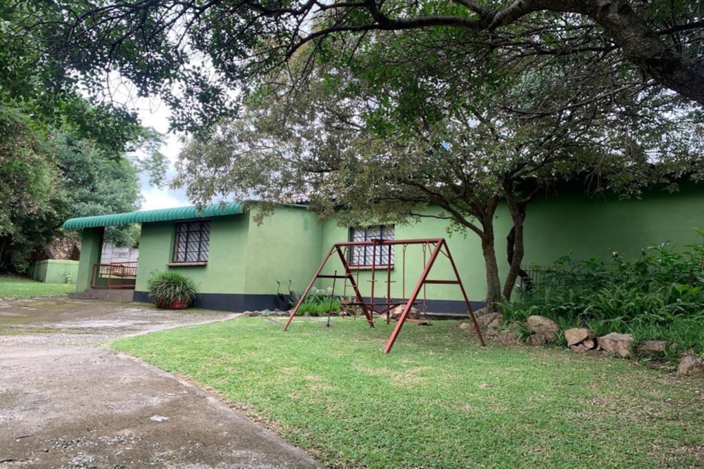 House for sale in Bulawayo, Zimbabwe - 3ZB1723043 House for sale in Bulawayo, Zimbabwe - 3ZB1723043