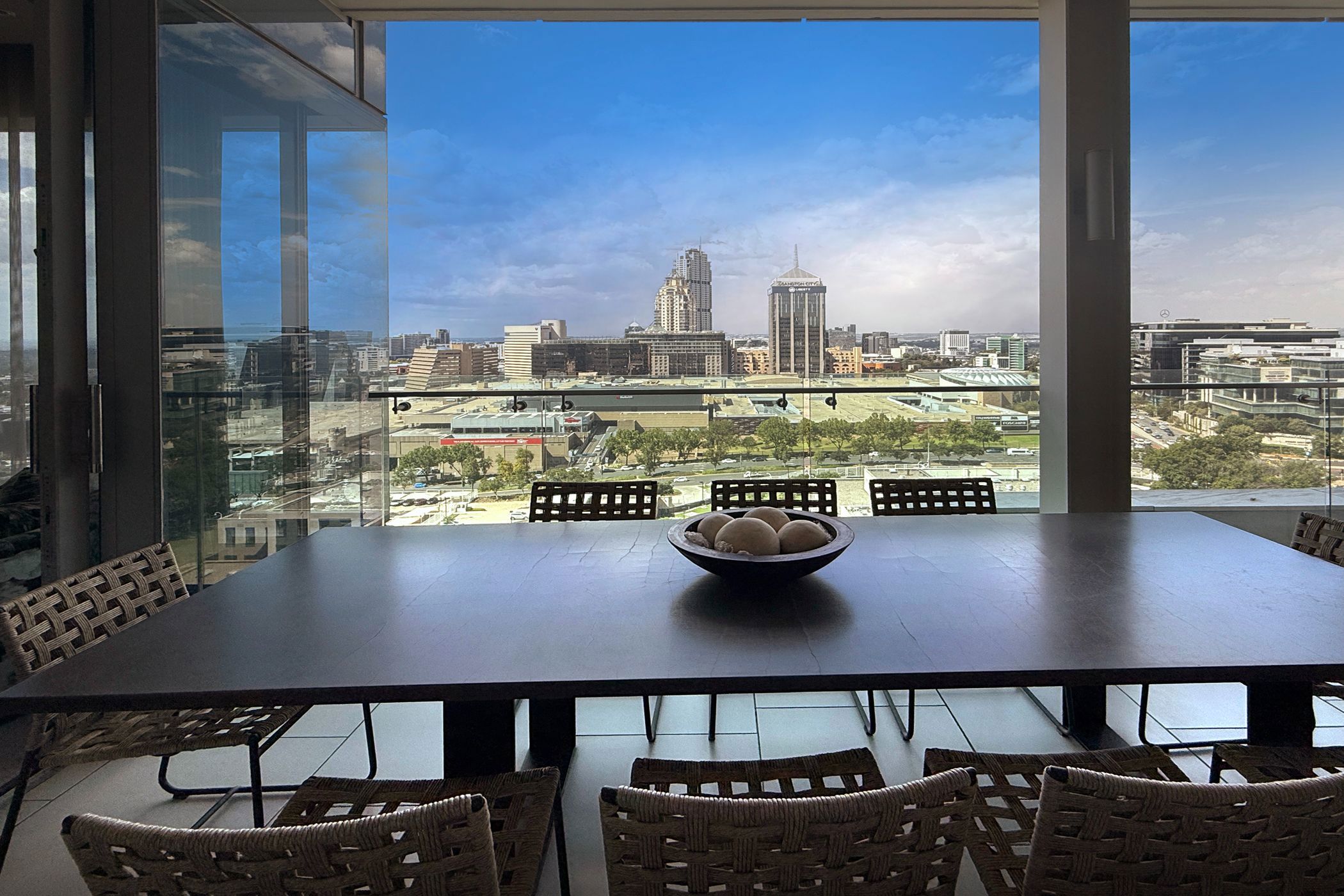 Penthouse apartment for sale in Sandhurst - HP1723174