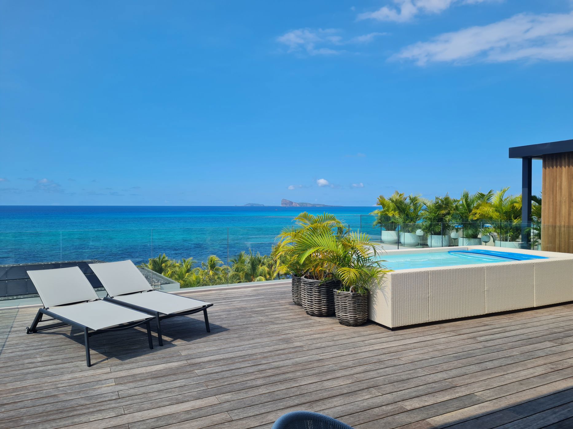 Penthouse apartment for sale in Pointe aux Canonniers, Mauritius - MPR1723094