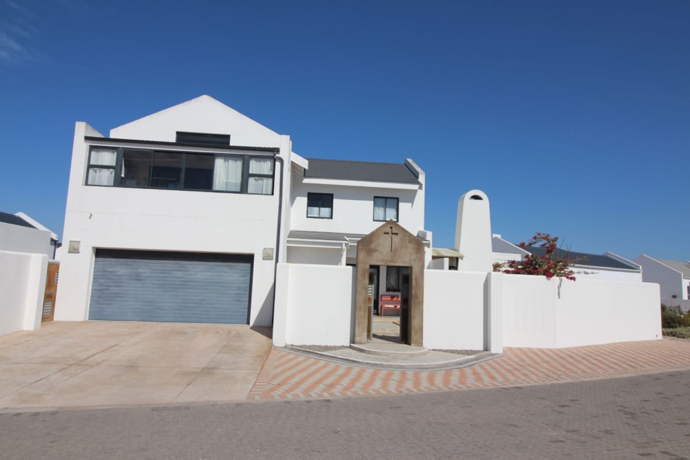 Double-storey house for sale in Laaiplek - LA1723137 Double-storey house for sale in Laaiplek - LA1723137