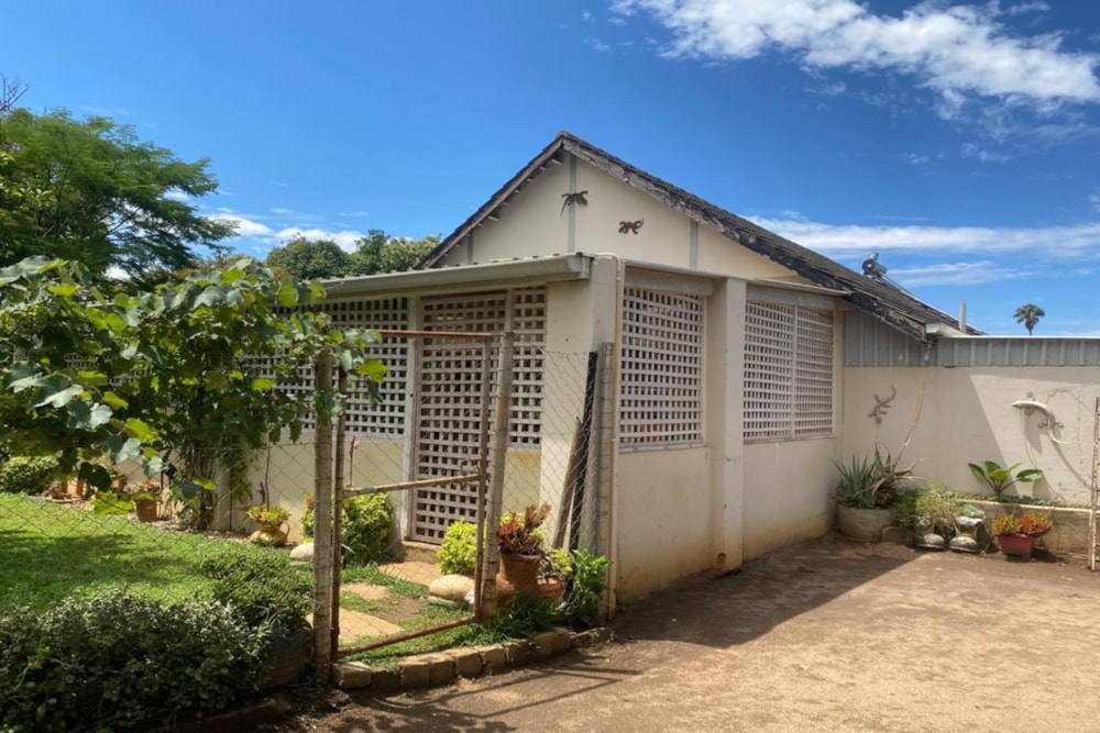 House for sale in Eastlea North, Zimbabwe - 3ZB1723291 House for sale in Eastlea North, Zimbabwe - 3ZB1723291