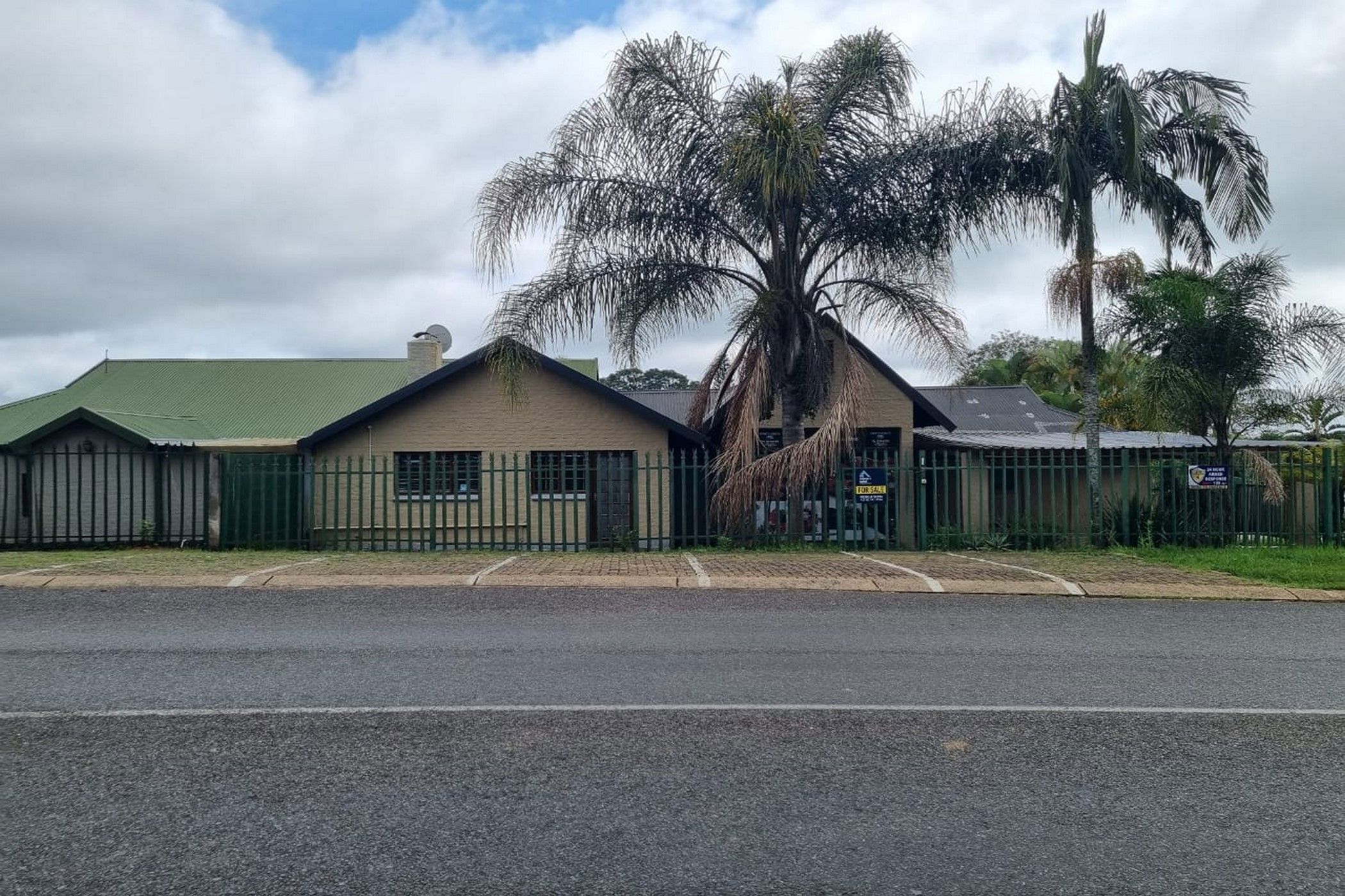 Commercial Building for sale in White River - 1WR1723317