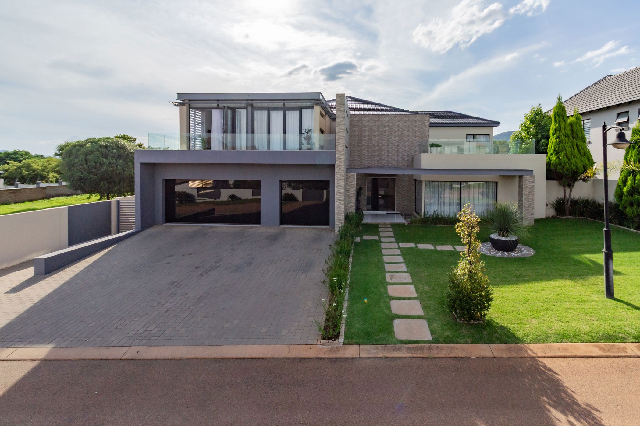 Security estate home for sale in Melodie - 1HR1723777