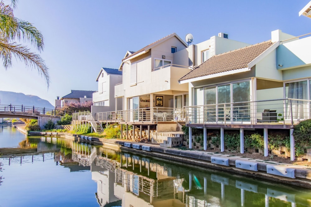 Double-storey house to rent in The Islands Estate - 1HR1723313 Double-storey house to rent in The Islands Estate - 1HR1723313