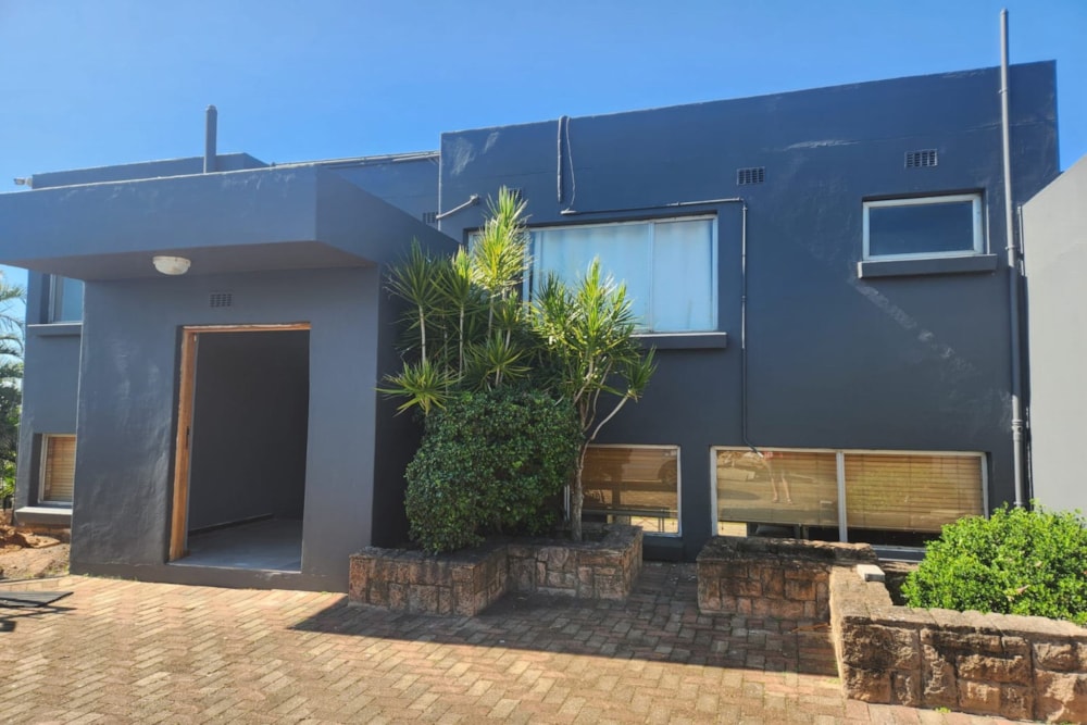 House let in Illovo Glen - 1WB1723308 House let in Illovo Glen - 1WB1723308