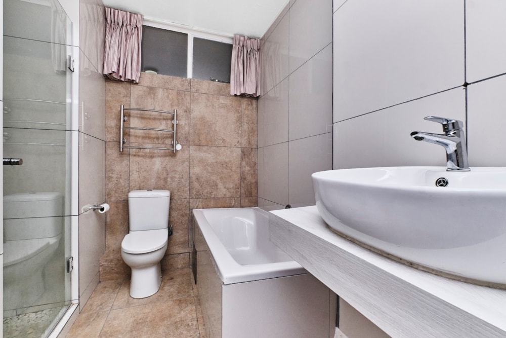 Apartment for sale in Benmore Gardens - HP1723703