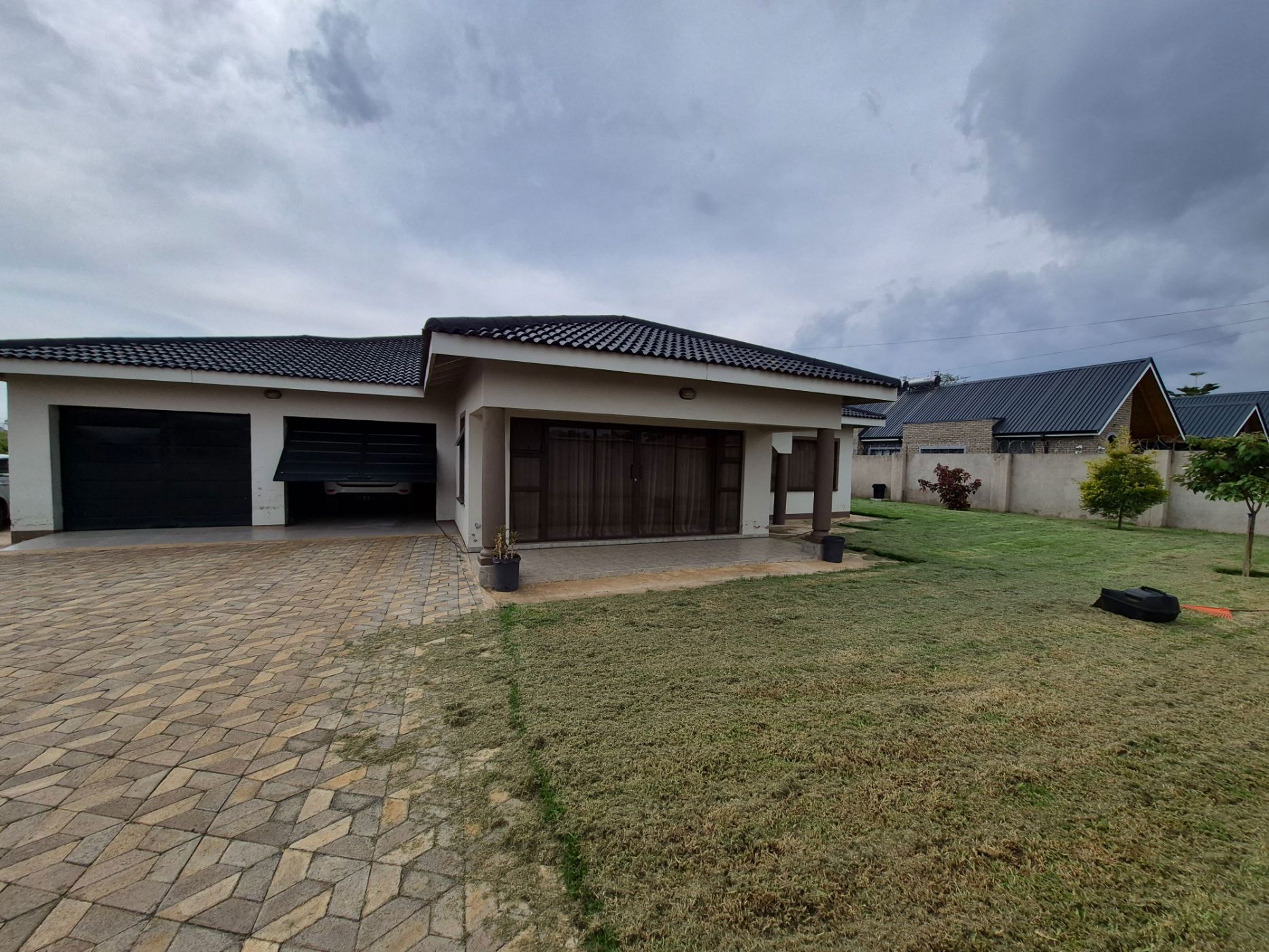 House for sale in Sandton, Zimbabwe - 3ZB1724535