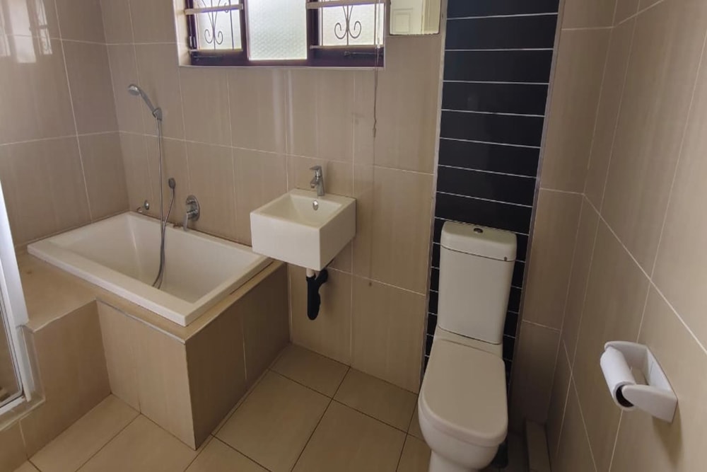 House to rent in Athlone Park - 1WB1720767 House to rent in Athlone Park - 1WB1720767