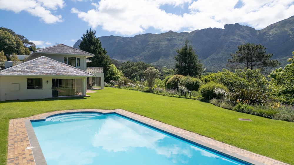 House for sale in Bishopscourt - KW1720612 House for sale in Bishopscourt - KW1720612