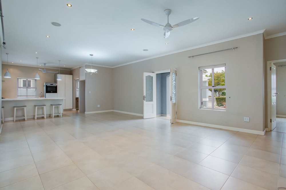 Security estate home to rent in Val de Vie Estate - TKL1721606 Security estate home to rent in Val de Vie Estate - TKL1721606