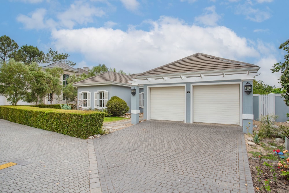 Security estate home to rent in Val de Vie Estate - TKL1721606 Security estate home to rent in Val de Vie Estate - TKL1721606