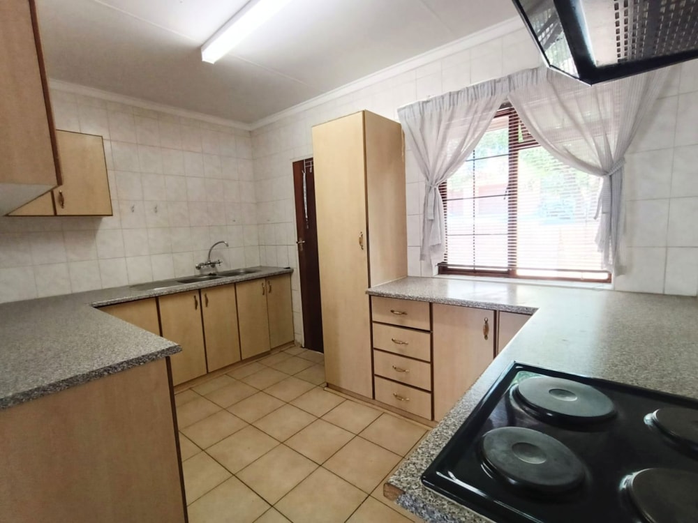 Townhouse to rent in Langenhovenpark - 1BX1722413 Townhouse to rent in Langenhovenpark - 1BX1722413