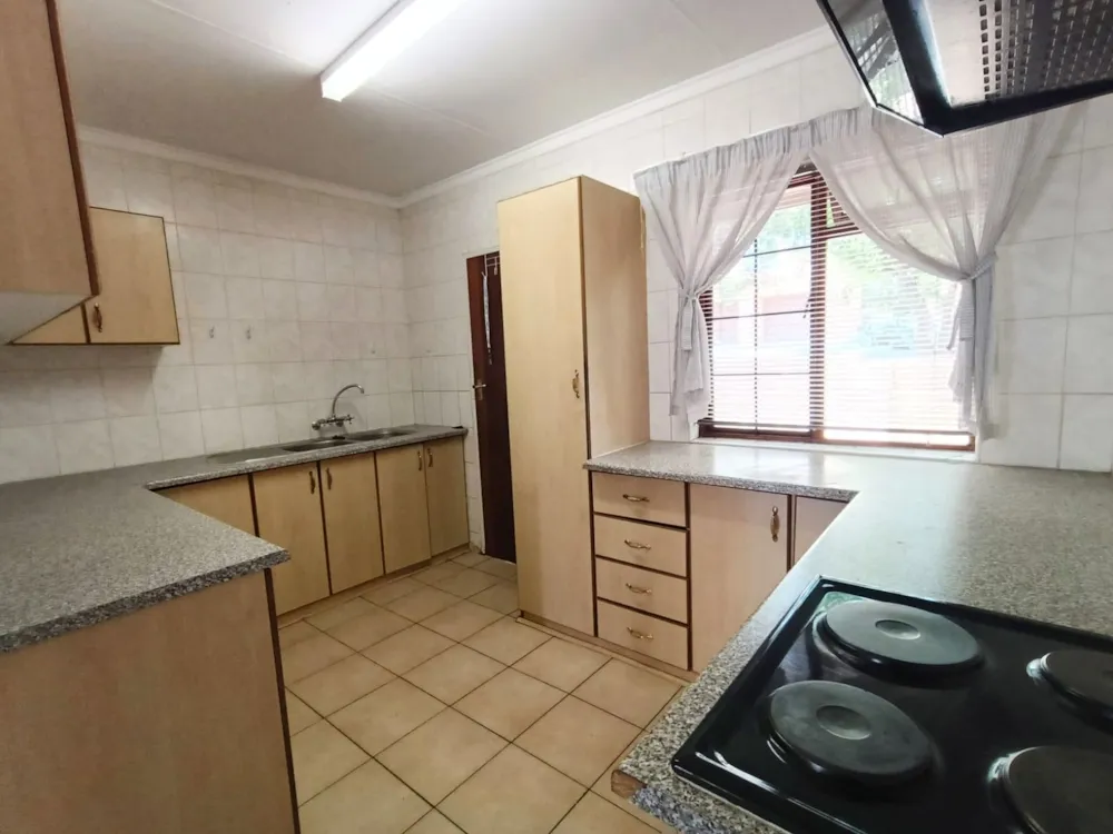 Townhouse let in Langenhovenpark - 1BX1722413 Townhouse let in Langenhovenpark - 1BX1722413