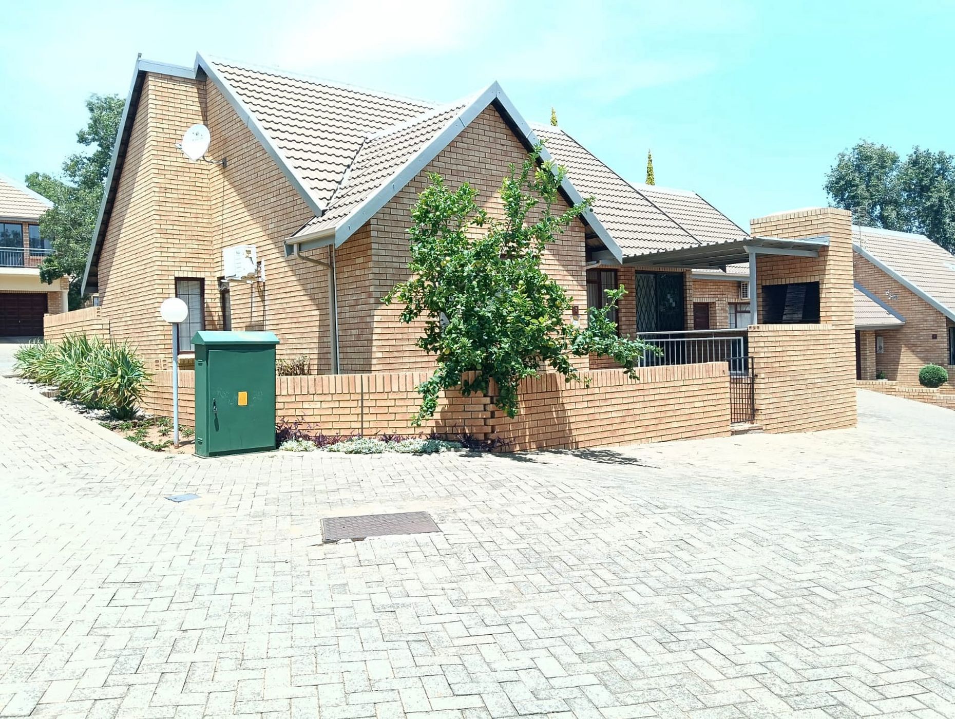 Townhouse to rent in Langenhovenpark - 1BX1722413