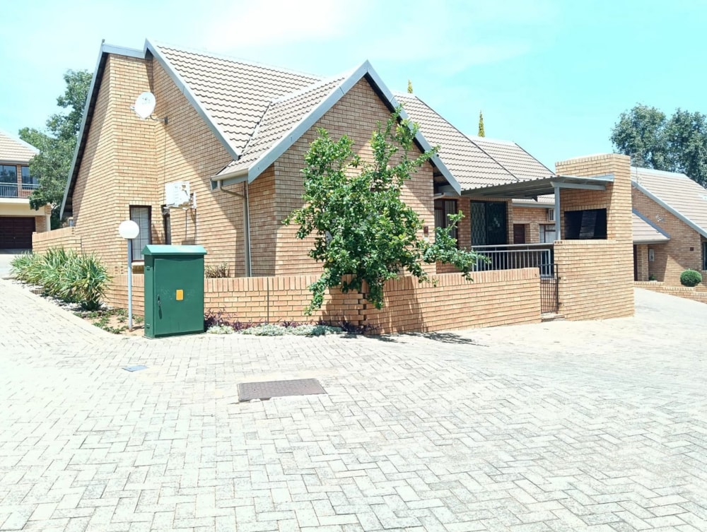 Townhouse to rent in Langenhovenpark - 1BX1722413 Townhouse to rent in Langenhovenpark - 1BX1722413