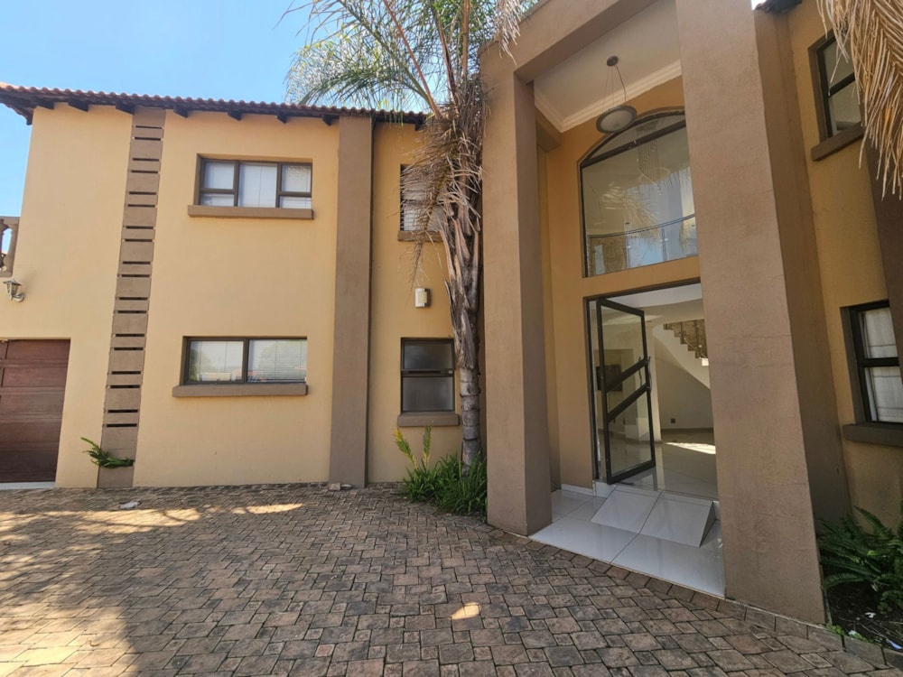 Security estate home for sale in Birdwood - 1HR1720786
