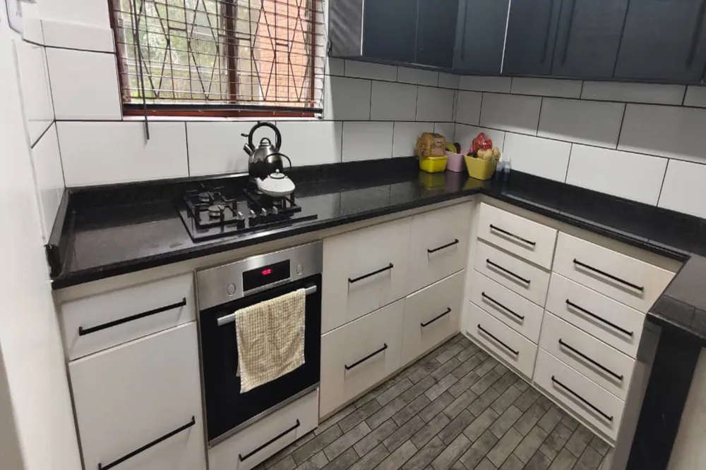 Townhouse let in Amanzimtoti - 1WB1723066 Townhouse let in Amanzimtoti - 1WB1723066