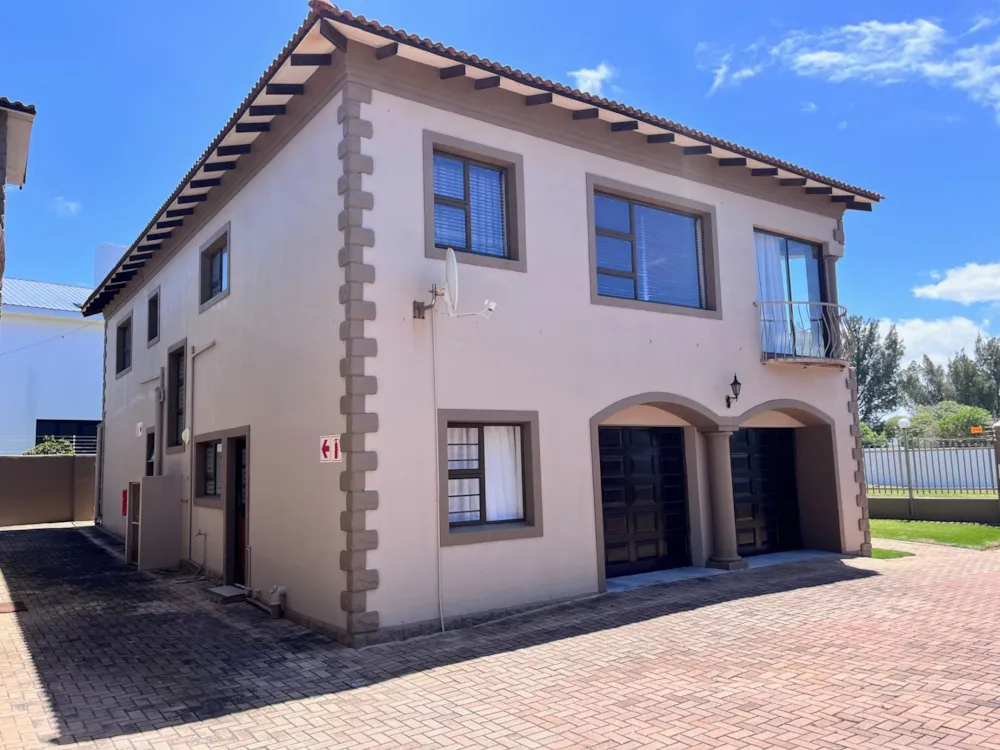 Double-storey cluster for sale in Ou Dorp - 1JF1721101