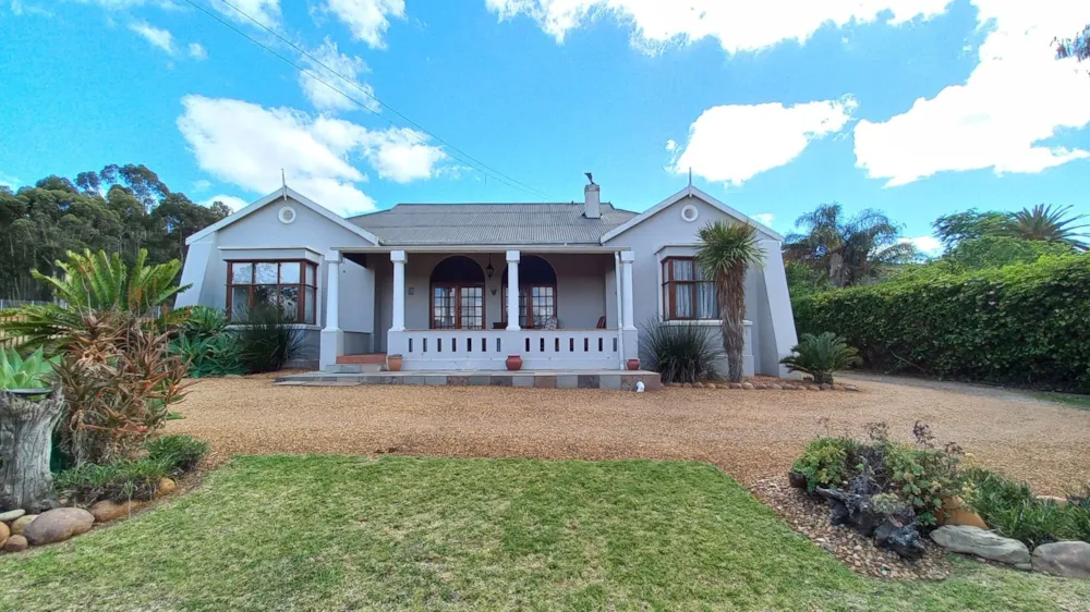 Single-storey house for sale in Heidelberg, Garden Route - 1SR1720893 Single-storey house for sale in Heidelberg, Garden Route - 1SR1720893