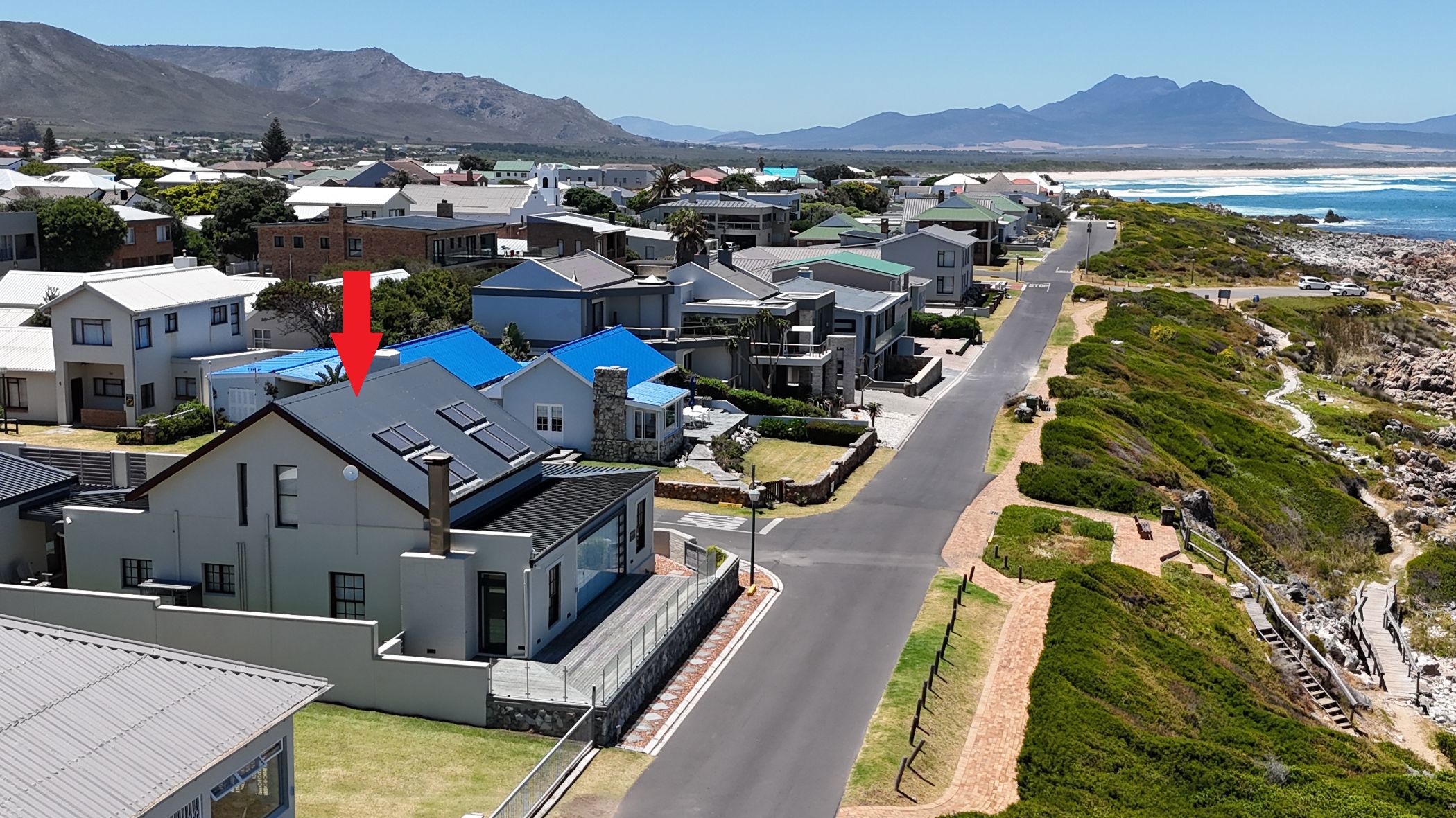 Beachfront villa for sale in Kleinmond - KN1723146