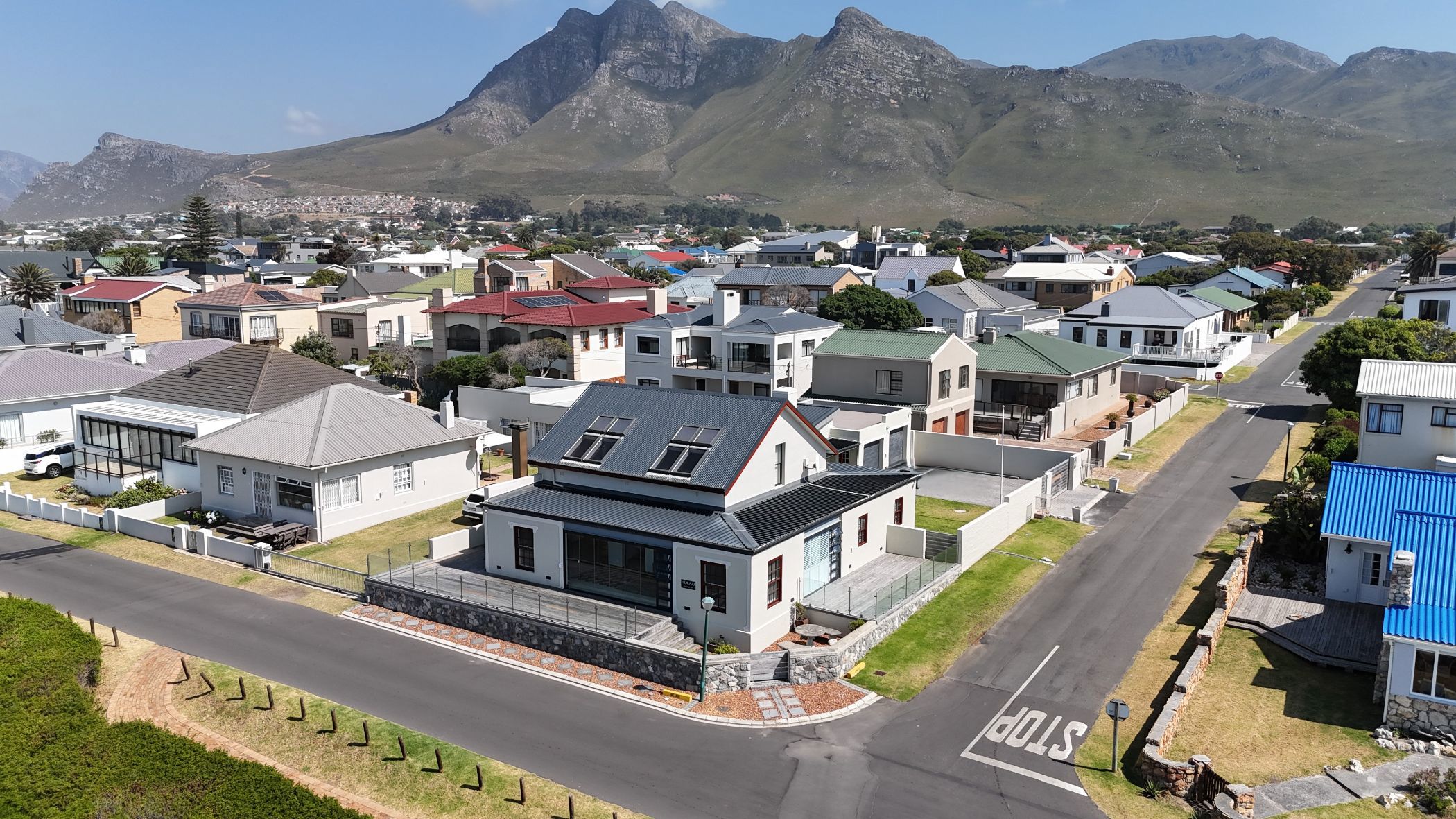 Beachfront villa sold in Kleinmond - KN1723146