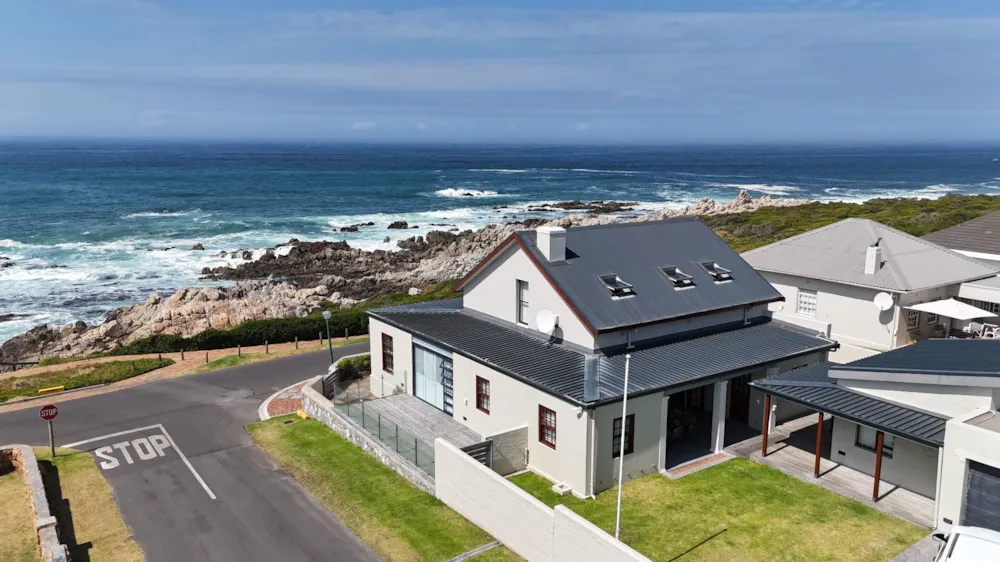 Beachfront villa sold in Kleinmond - KN1723146