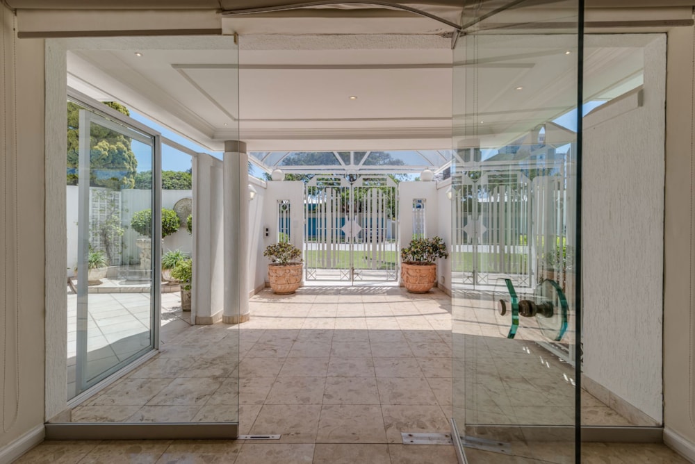 Double-storey house for sale in Summerstrand - 1PLZ1721882 Double-storey house for sale in Summerstrand - 1PLZ1721882