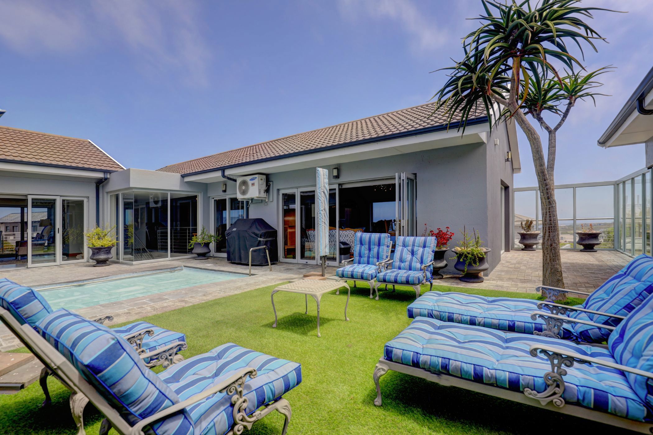 House for sale in Pinnacle Point Golf Estate - 1MB1722205