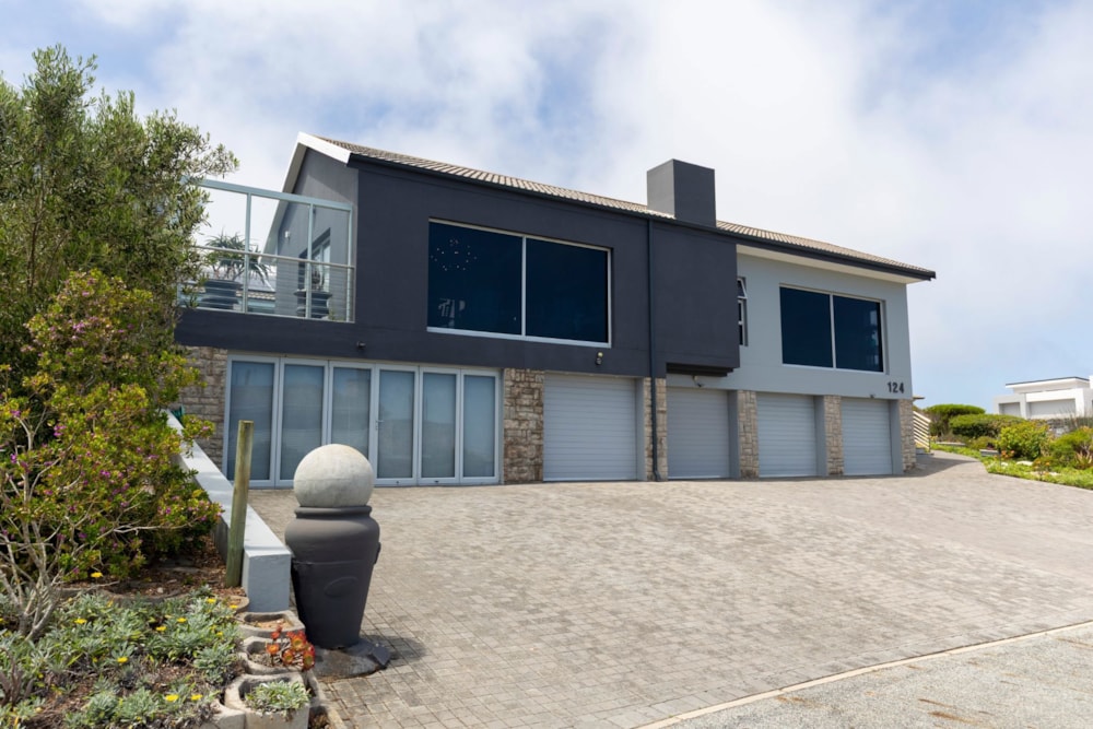 House for sale in Pinnacle Point Golf Estate - 1MB1722205